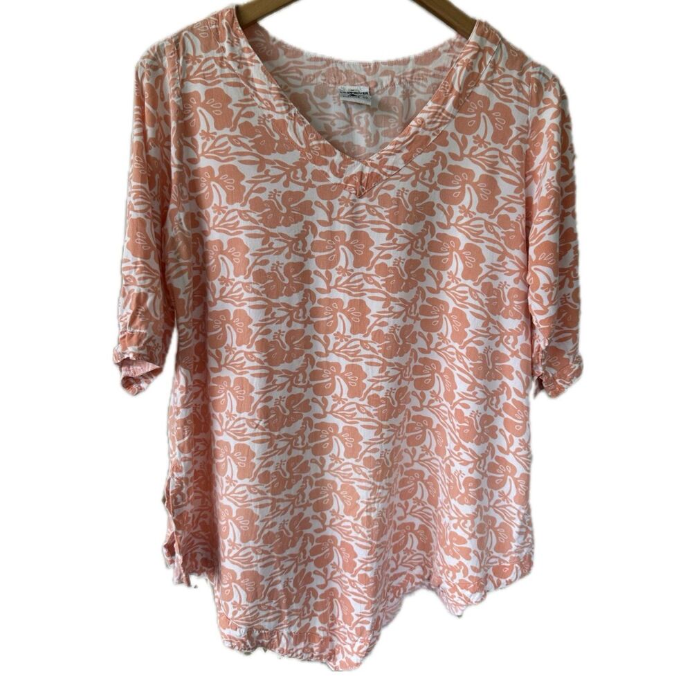 Love River Clothing Co. Hawaiian Inspired Floral Hibiscus Curved Hem Blouse M